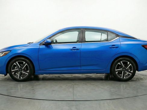 Used 2025 Nissan Sentra SV FWD image 5