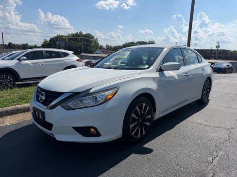 Used 2018 Nissan Altima 2.5 SV FWD image 3