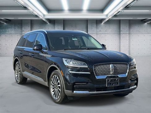 Used 2023 Lincoln Aviator Reserve w/ Elements Package Plus image 2