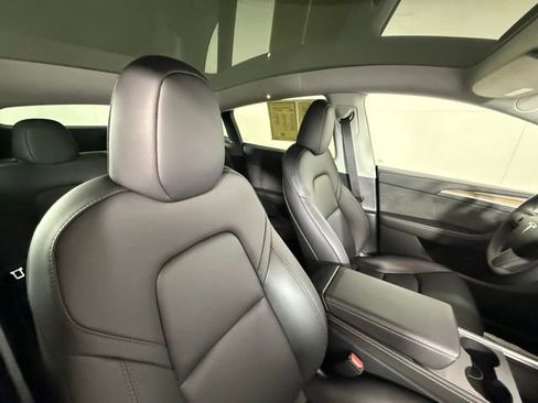 Used 2024 Tesla Model Y Long Range image 31