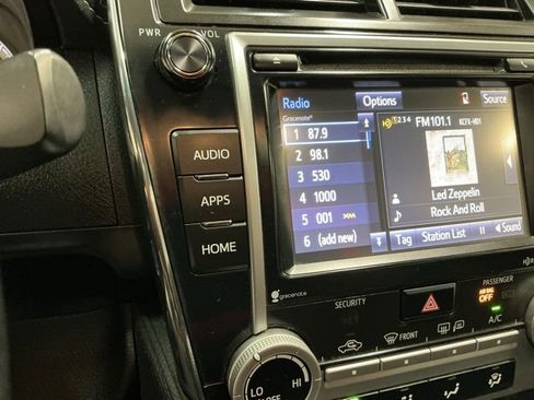 Used 2014 Toyota Camry SE image 24