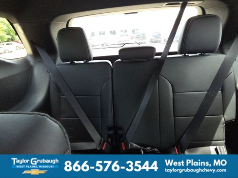 New 2026 Chevrolet Traverse LT w/ Midnight/Sport Edition FWD image 31