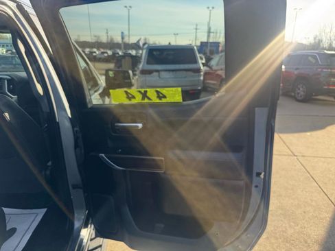 Used 2022 Chevrolet Silverado 1500 LT Trail Boss w/ Convenience Package II image 15