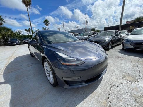 Used 2023 Tesla Model 3 Standard Range RWD image 4