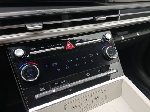 Used 2024 Hyundai Santa Fe SEL FWD image 39