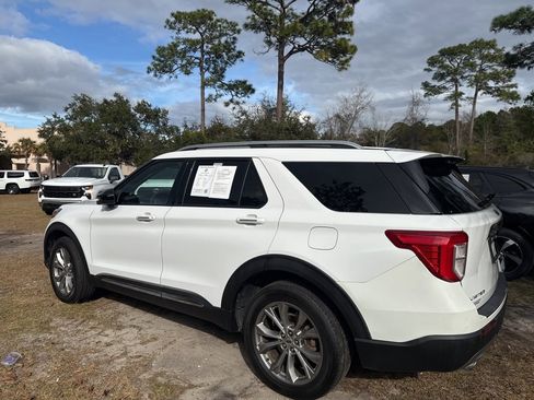 Used 2023 Ford Explorer Limited image 9