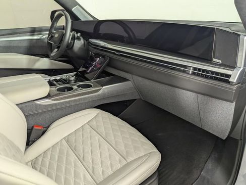Used 2025 Cadillac Escalade V image 24