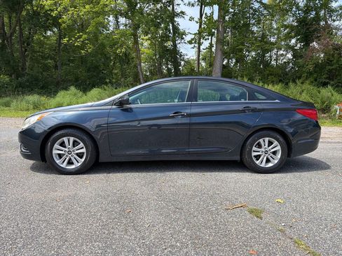 Used 2011 Hyundai Sonata GLS w/ Popular Equipment Pkg 2 FWD image 2