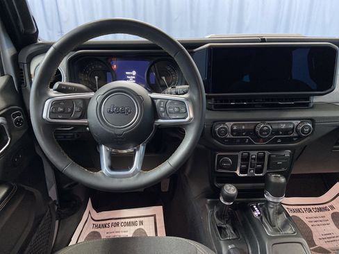 Used 2024 Jeep Wrangler Sahara image 32