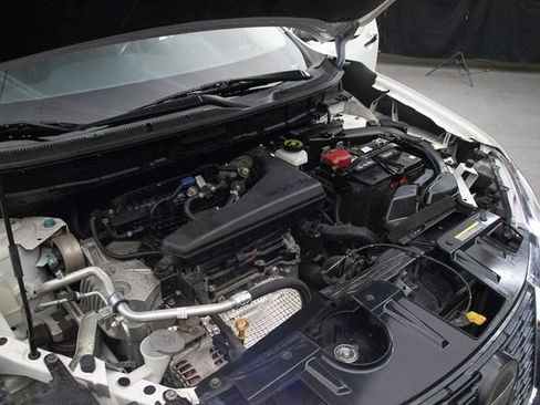 Used 2018 Nissan Rogue SV image 28