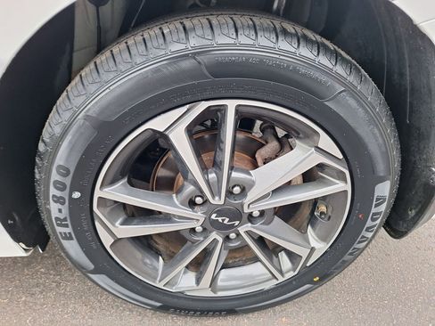 Used 2022 Kia Forte LXS image 28