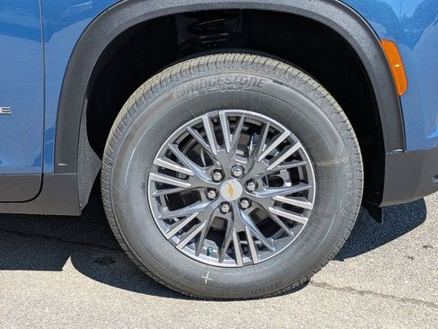 New 2026 Chevrolet Traverse LT image 12