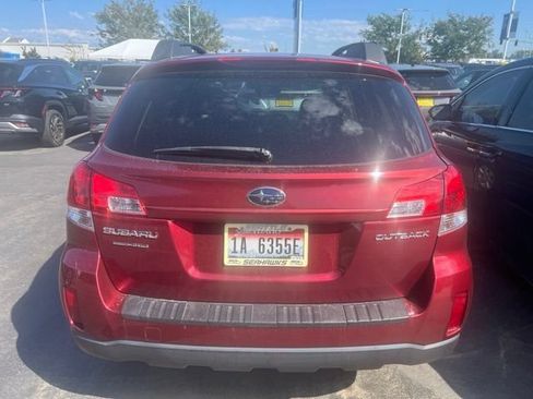 Used 2011 Subaru Outback 2.5i Premium w/ All-Weather Pkg AWD/4WD image 4