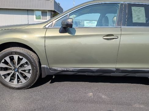 Used 2017 Subaru Outback 2.5i Limited AWD/4WD image 11