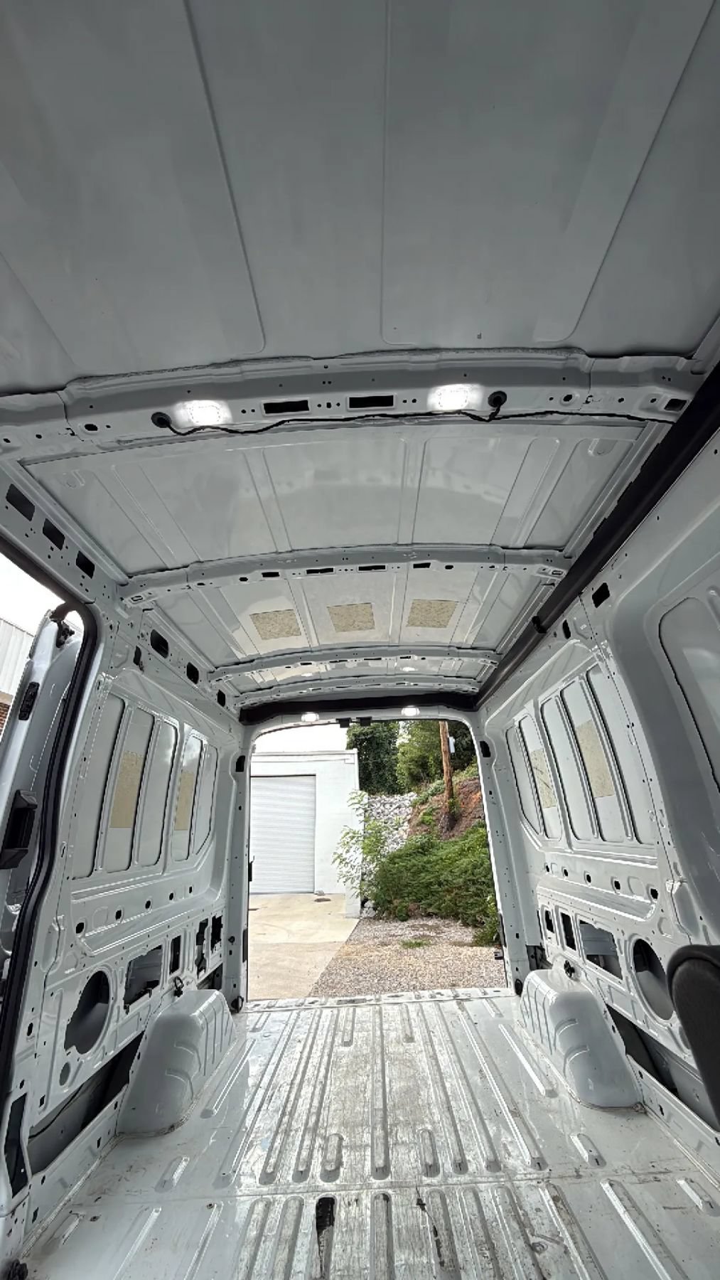 Used 2018 Ford Transit 350 148 Medium Roof RWD image 22