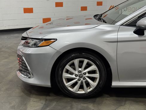 Used 2022 Toyota Camry LE image 31