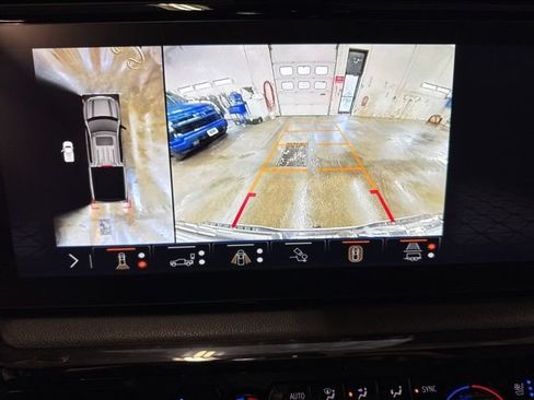 Used 2024 GMC Sierra 1500 AT4 w/ AT4 Preferred Package AWD/4WD image 16