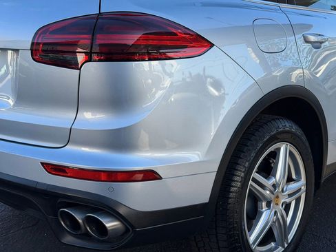 Used 2016 Porsche Cayenne S image 27