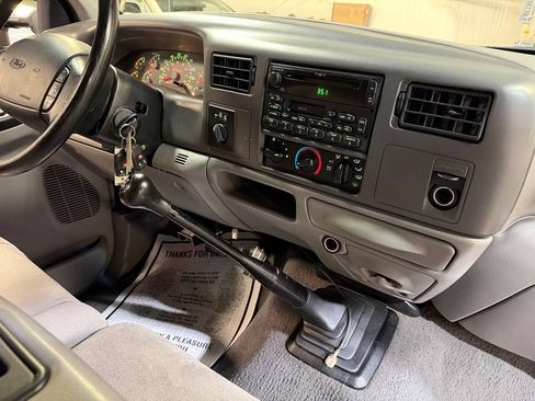 Used 2001 Ford F350 XLT AWD/4WD image 2