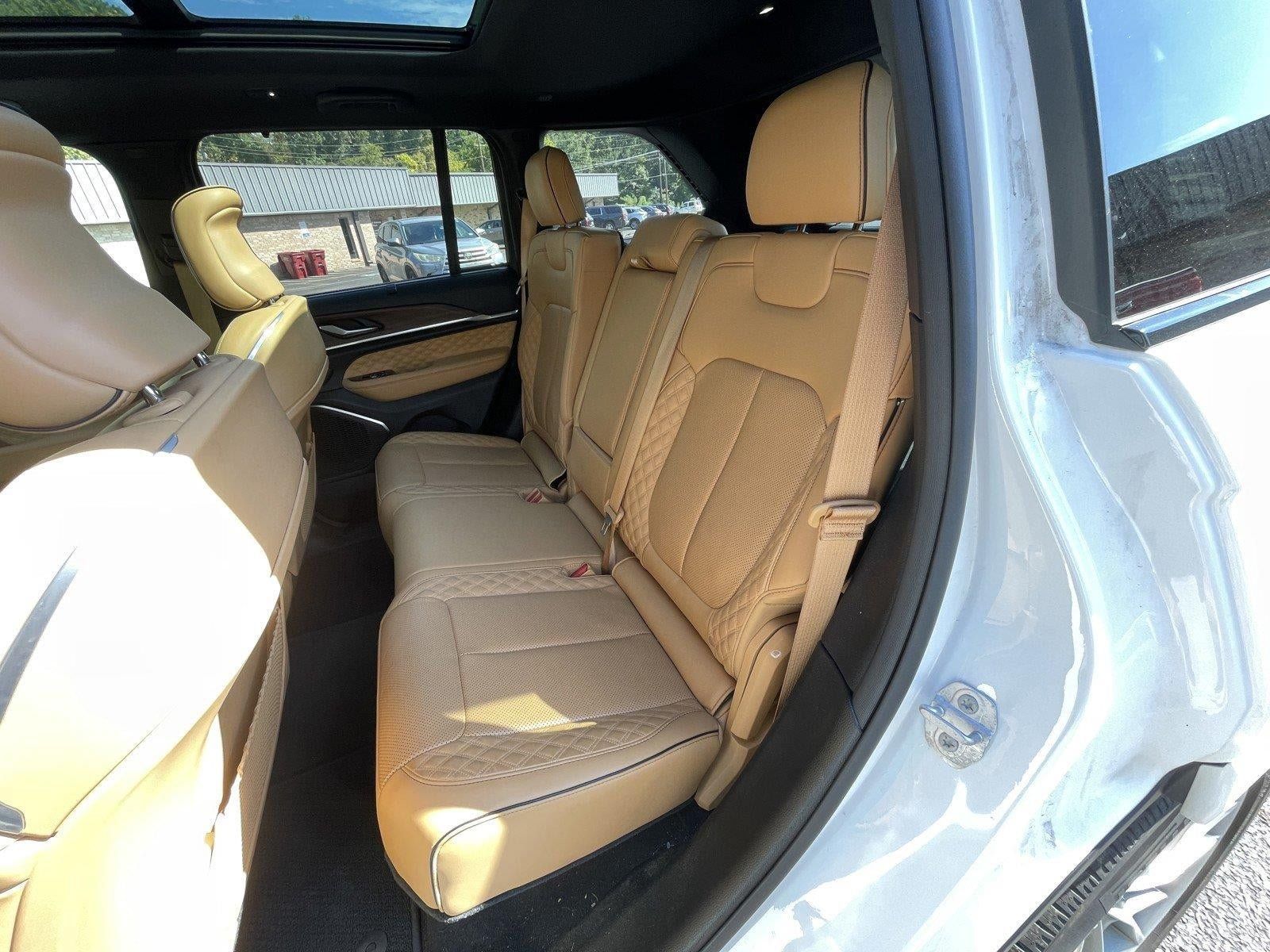 Used 2023 Jeep Grand Cherokee Summit w/ Adv Protech Group IV AWD/4WD image 46