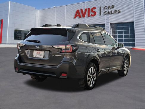 Used 2024 Subaru Outback Premium image 6