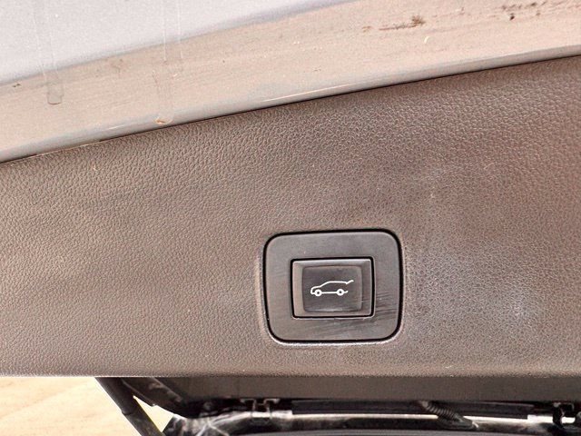 Used 2021 Chevrolet TrailBlazer RS w/ Sun and Liftgate Package AWD/4WD image 17