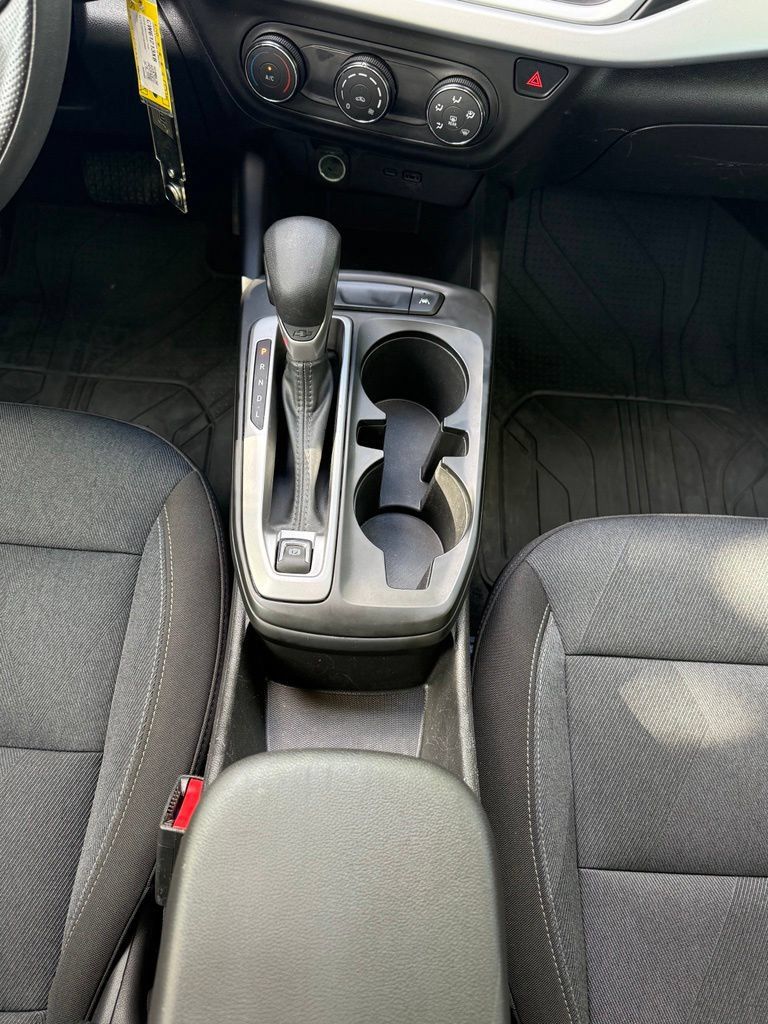 Used 2025 Chevrolet Trax LS FWD image 19