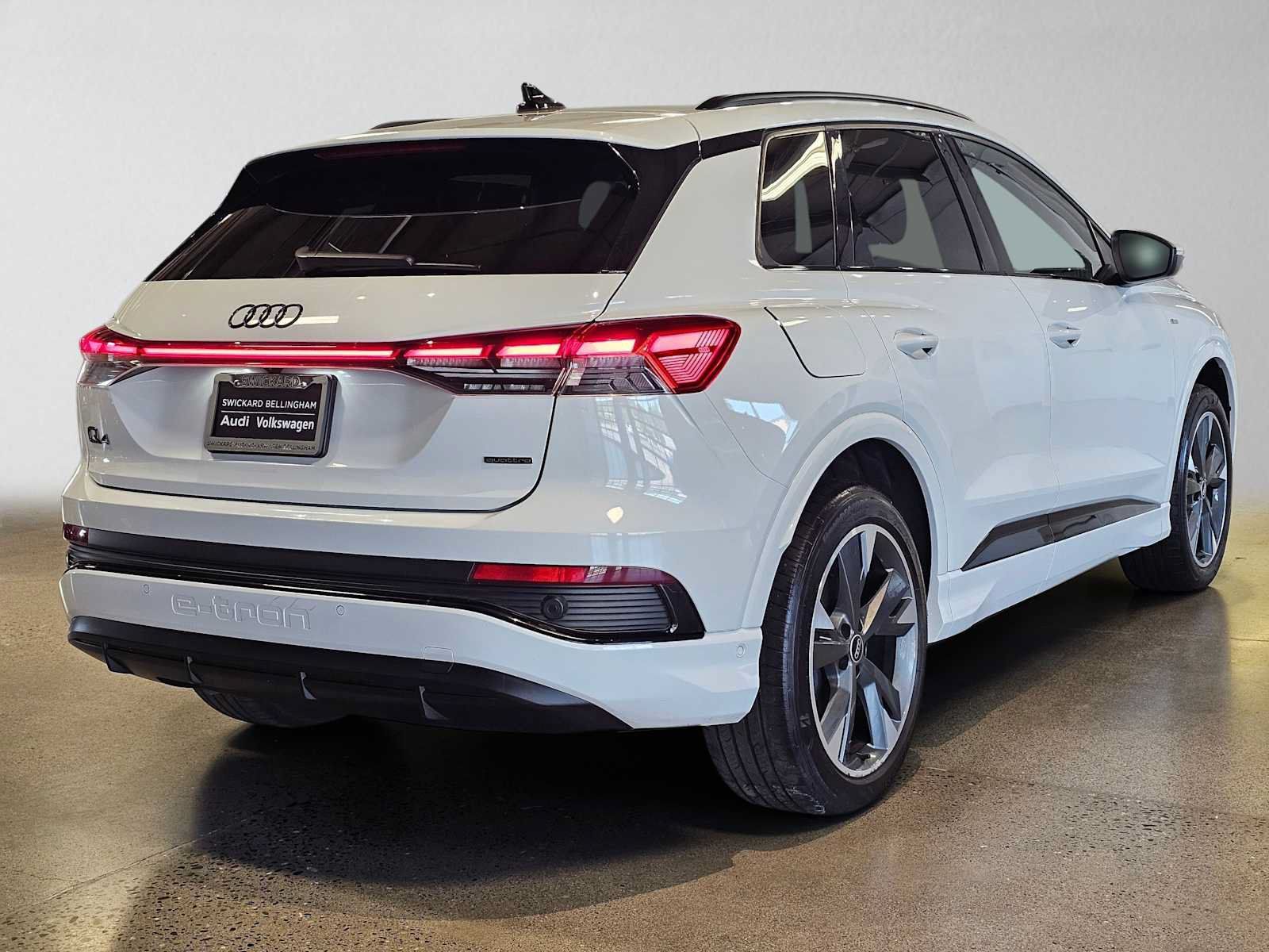 Used 2023 Audi Q4 e-tron Premium Plus w/ Premium Plus AWD/4WD image 3
