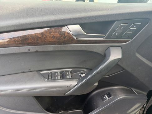 Used 2019 Audi Q5 2.0T Premium Plus w/ Premium Plus Package image 2