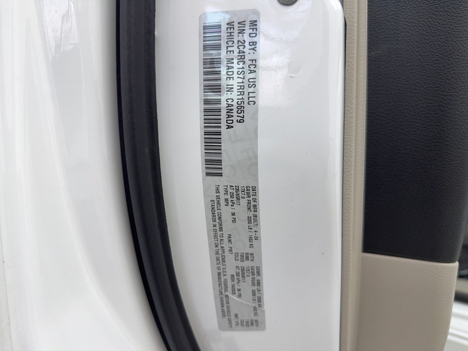Used 2024 Chrysler Pacifica Limited FWD image 50