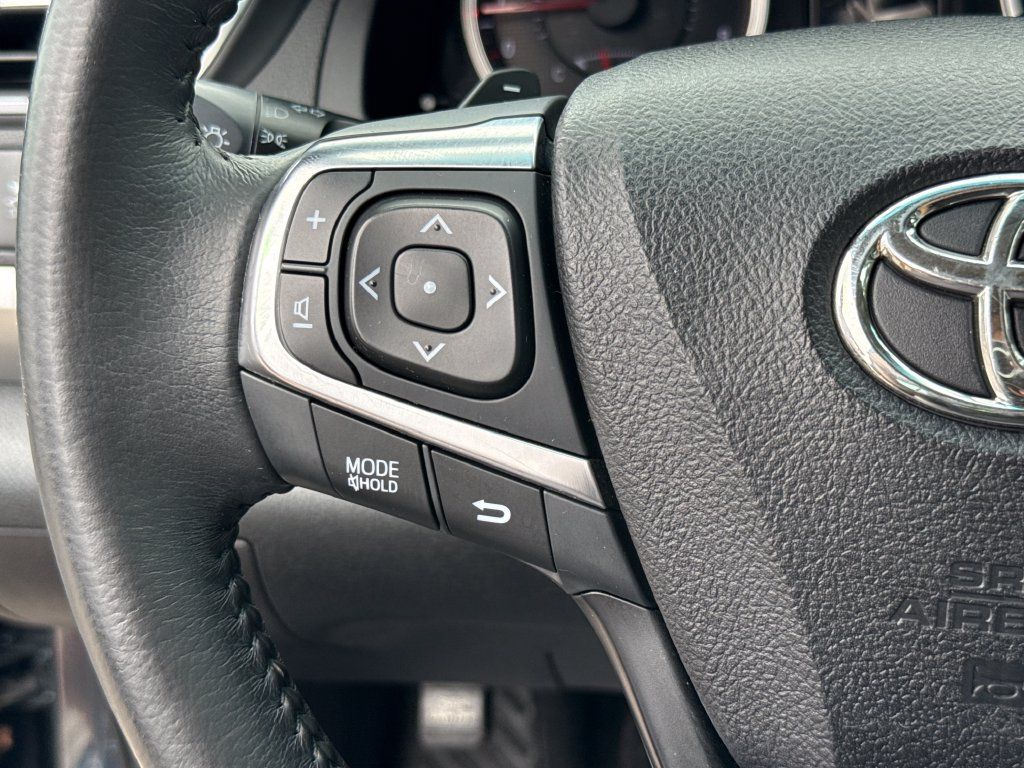 Used 2017 Toyota Camry SE FWD image 12