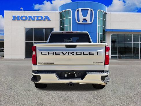 Used 2020 Chevrolet Silverado 1500 Custom w/ Custom Value Package RWD image 19