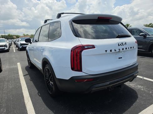 Certified 2022 Kia Telluride SX w/ Towing Package FWD image 13