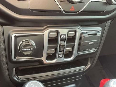 Used 2021 Jeep Wrangler Unlimited Sport image 27