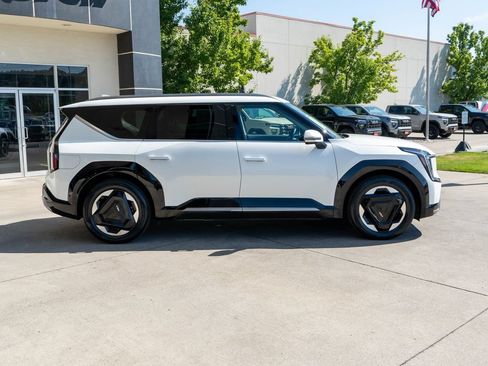 Certified 2024 Kia EV9 Land AWD/4WD image 8