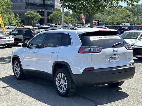Used 2019 Jeep Cherokee Latitude Plus w/ Comfort/Convenience Group FWD image 5