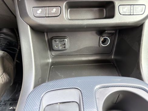 Used 2021 Chevrolet Colorado Z71 w/ Safety Package image 24