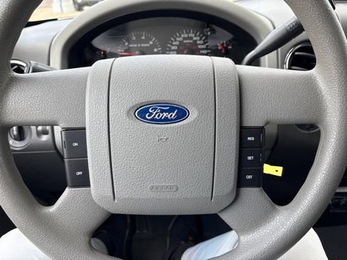 Used 2005 Ford F150 XLT AWD/4WD image 16