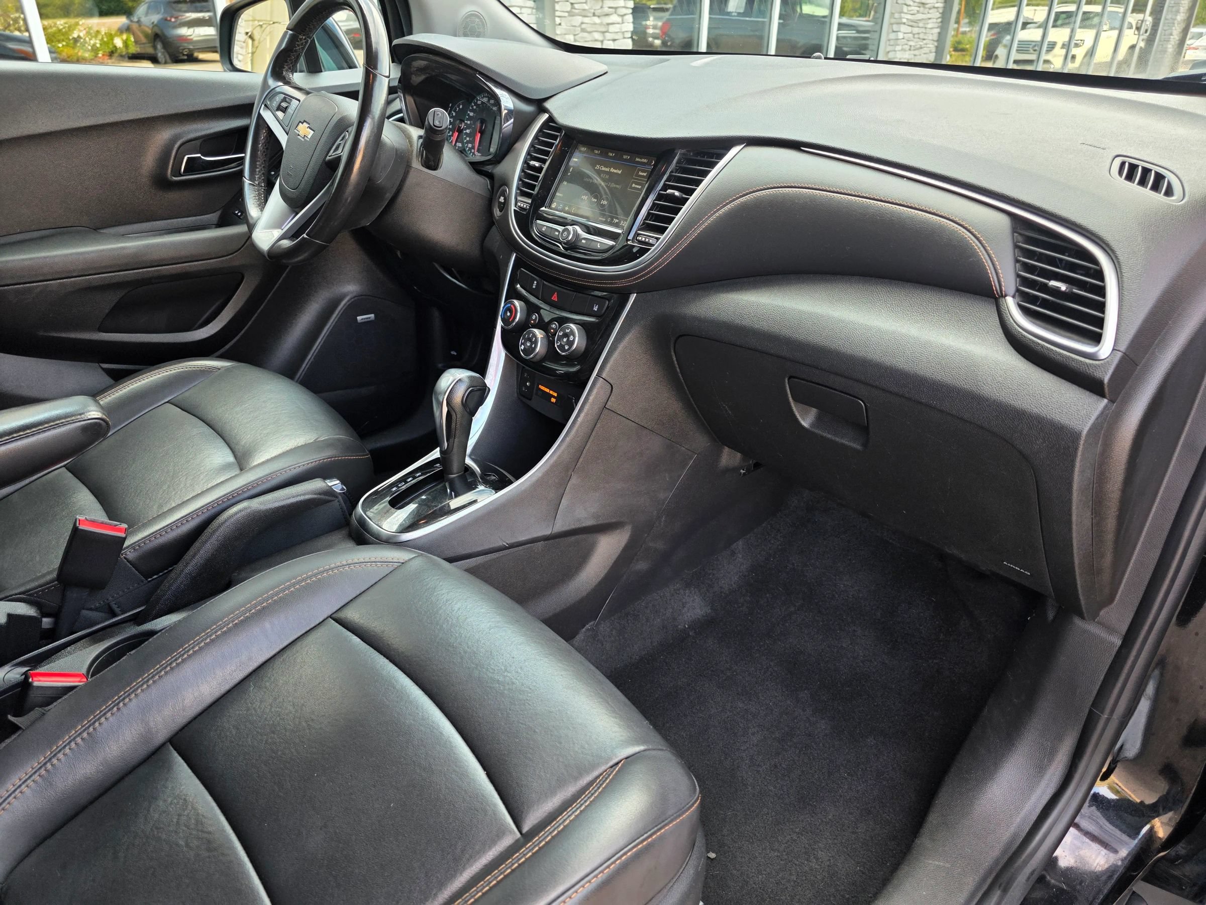 Used 2018 Chevrolet Trax Premier w/ LPO, Cargo Package AWD/4WD image 6