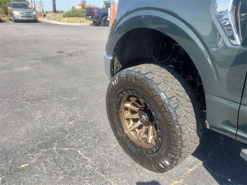 Used 2021 Ford F150 Lariat w/ Max Trailer Tow Package image 14
