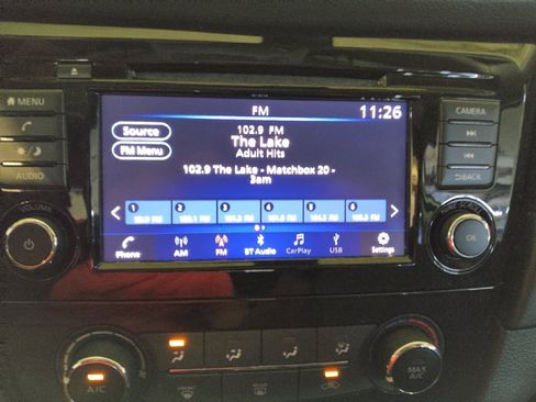 Used 2020 Nissan Rogue S FWD image 25