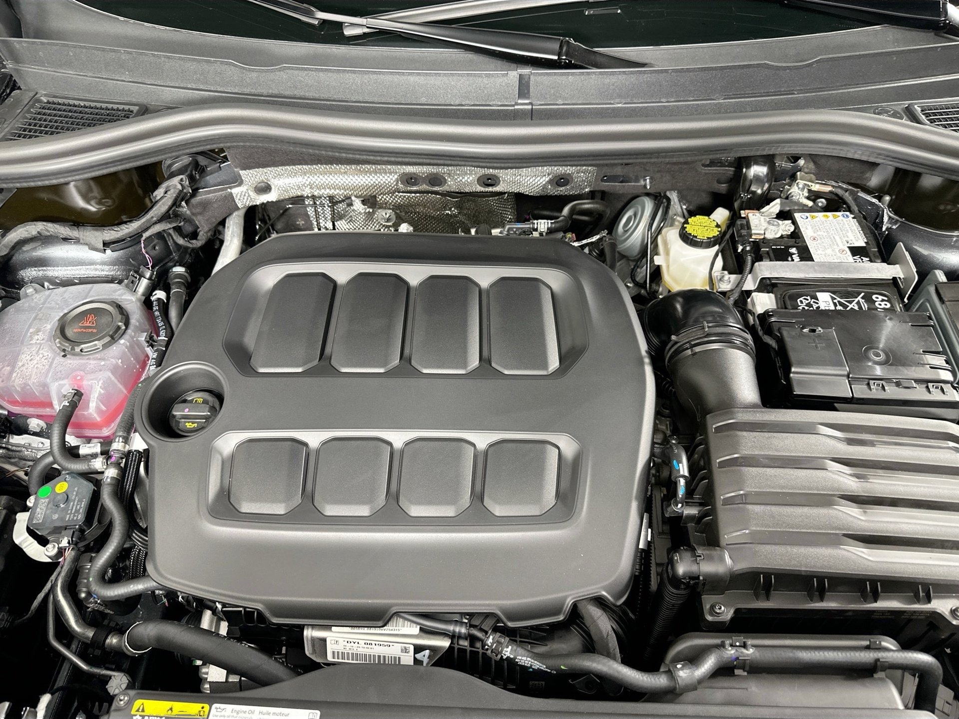 Certified 2026 Volkswagen Tiguan SE AWD/4WD image 28