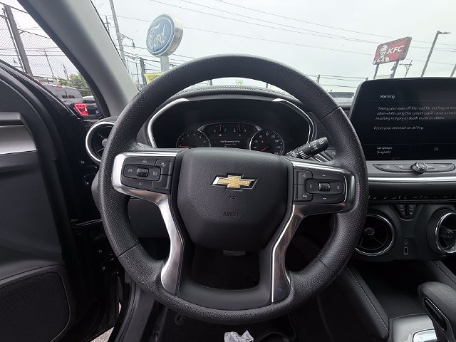 Used 2025 Chevrolet Blazer LT FWD image 38