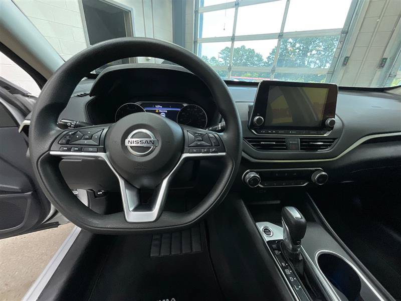 Used 2022 Nissan Altima 2.5 SV AWD/4WD image 13