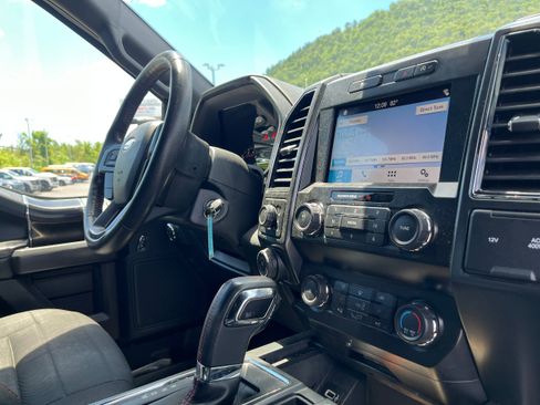 Used 2019 Ford F150 XLT w/ Equipment Group 302A Luxury AWD/4WD image 14