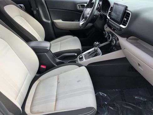 Used 2025 Hyundai Venue SEL FWD image 30