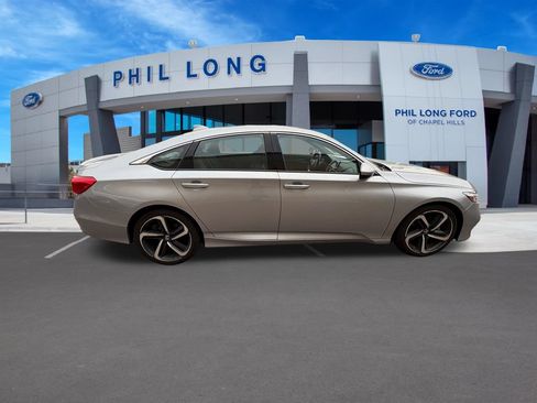 Used 2019 Honda Accord Sport image 8