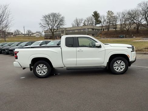 Used 2022 Nissan Frontier SV image 10