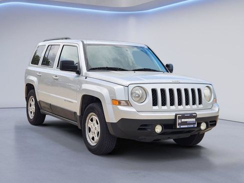 Used 2011 Jeep Patriot Sport w/ PWR Value Group FWD image 3