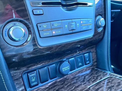 Used 2017 Nissan Armada SL image 35